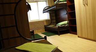 Гостиница Регата Краснодар Кровать в шестиместном общем номере (удобства на этаже)-3